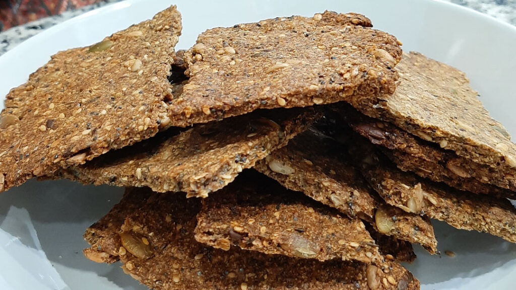 Crackers o galletas de semillas keto