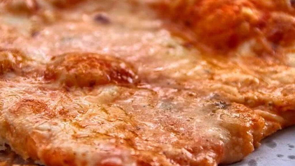Pizza Keto con base de coliflor
