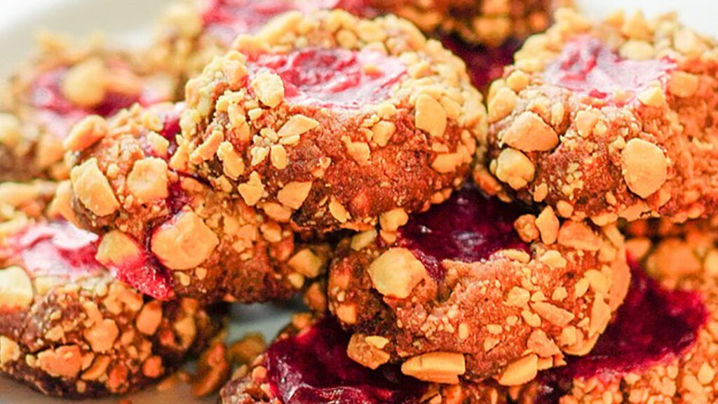 Galletas keto de frutos rojos y frutos secos